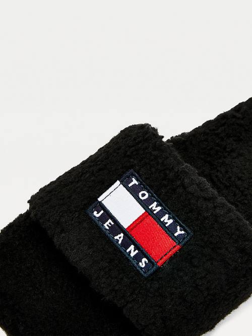 Tommy Hilfiger Tommy Badge Sherpa Slides Ženske Sandali Črna | TH479FCW